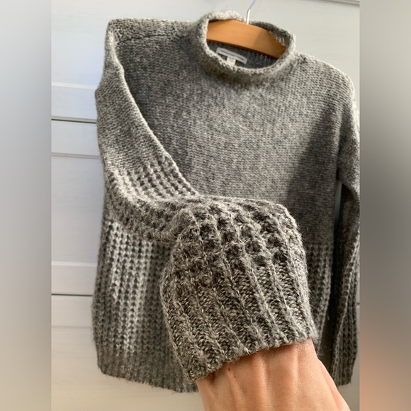 American Eagle Sweater - Picture 5 of 7